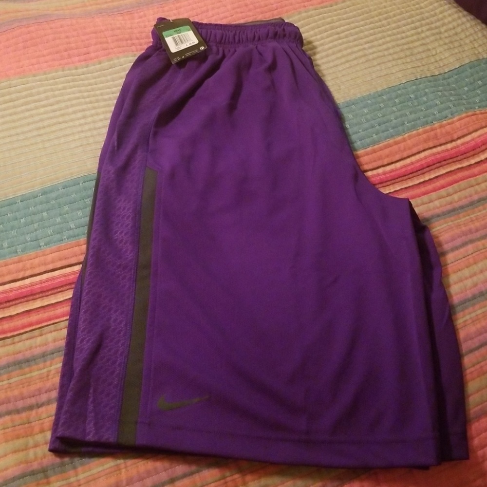 Nike shorts - Picture 1 of 2